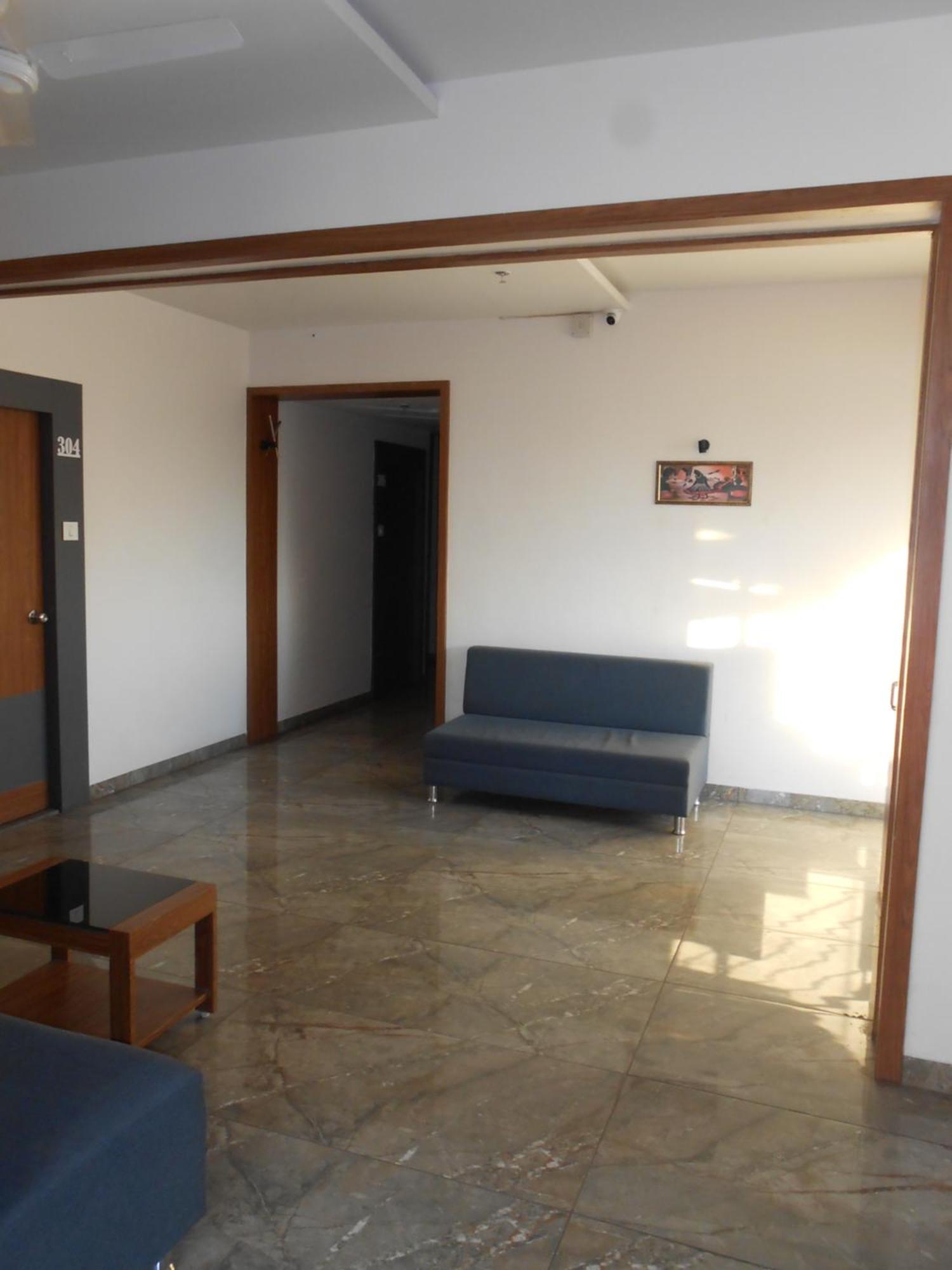 Hotel Crossview Palanpur Bagian luar foto