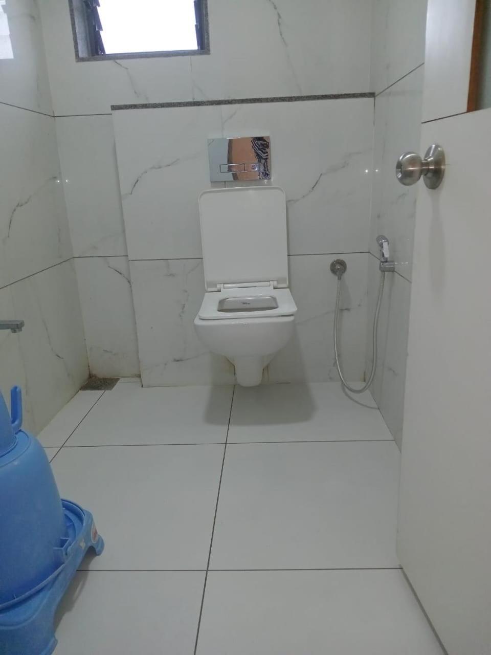 Hotel Crossview Palanpur Bagian luar foto